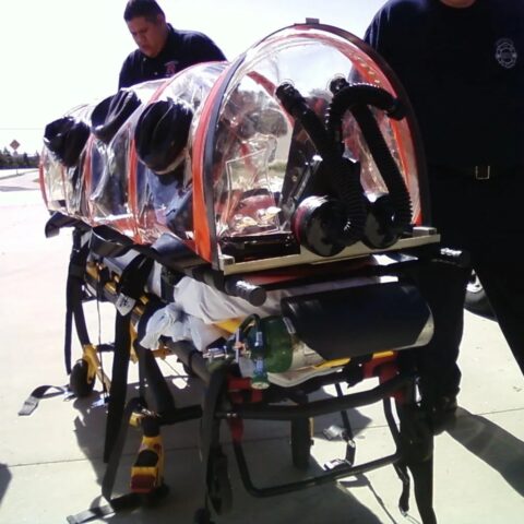 ANAC permite que operadores aéreo transportem pacientes utilizando os PID, dispositivo de isolamento do paciente.